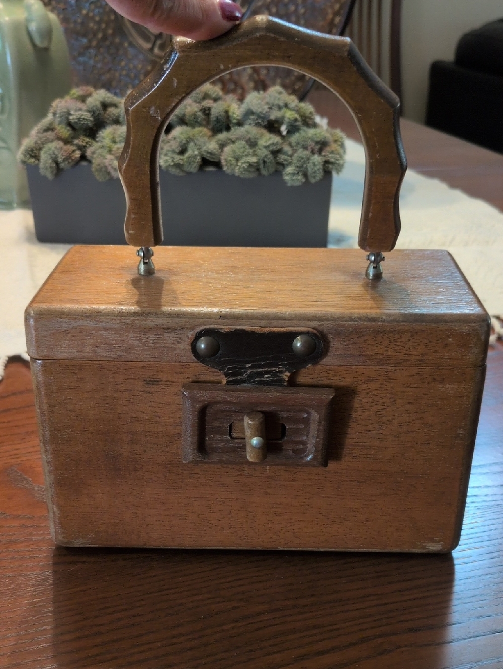Darling Forsum Vintage Wooden Box Hangbag with Handle